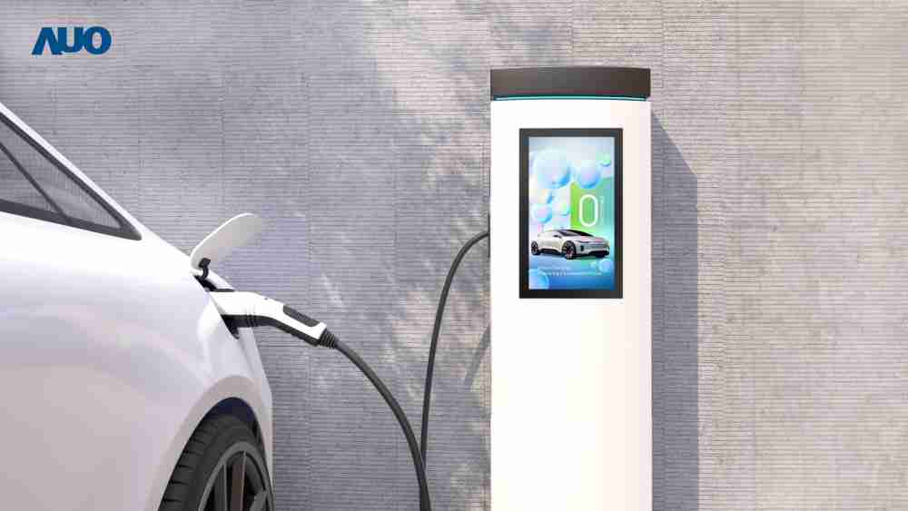 友達〝EVSE車用充電樁解決方案〞專為電動汽車充電樁設計，，具有高亮度、、、克服戶外艱難環境的耐溫、、、耐紫外線等特性，，並搭載散熱性及擴充性強的高效能工業電腦，，可實現人機互動訴求，，，，如資訊顯示、、、、支付等應用